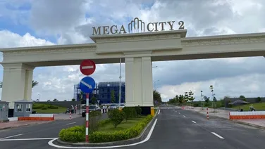 Cần bán lô đất 100 m2, giá 930tr, mặt tiền 25C TT hành chính Nhơn Trạch (MT đường 25C) giá cũ 1,4tỷ