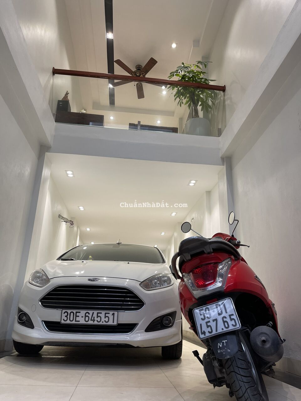 Chính chủ cho thuê nhà 35m x 6 tầng , thang máy, ô tô vào . giá 15.5 triệu . Lh : 03353632222