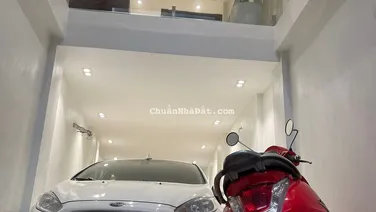 Chính chủ cho thuê nhà 35m x 6 tầng , thang máy, ô tô vào . giá 15.5 triệu . Lh : 03353632222