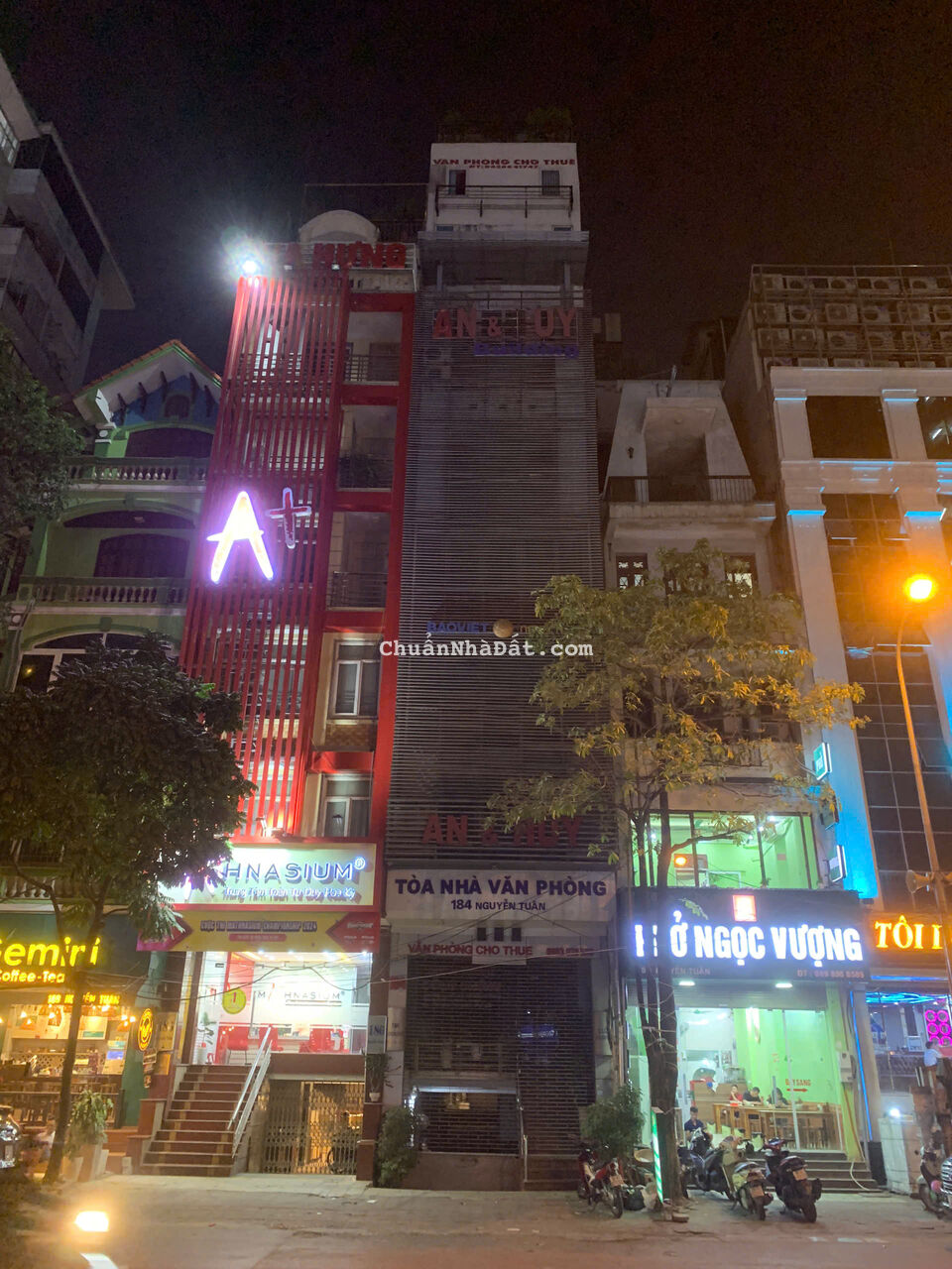 Bán nhà mặt phố Nguyễn Tuân, đường đôi, quận Thanh Xuân, 70m x 9T, MT 6.2m, 4x tỷ (TL)