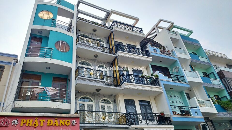 Bán gấp nhà đẹp mặt tiền Đỗ Ngọc Thạnh P4 Quận 11 - Nhà 5 tầng sân thượng