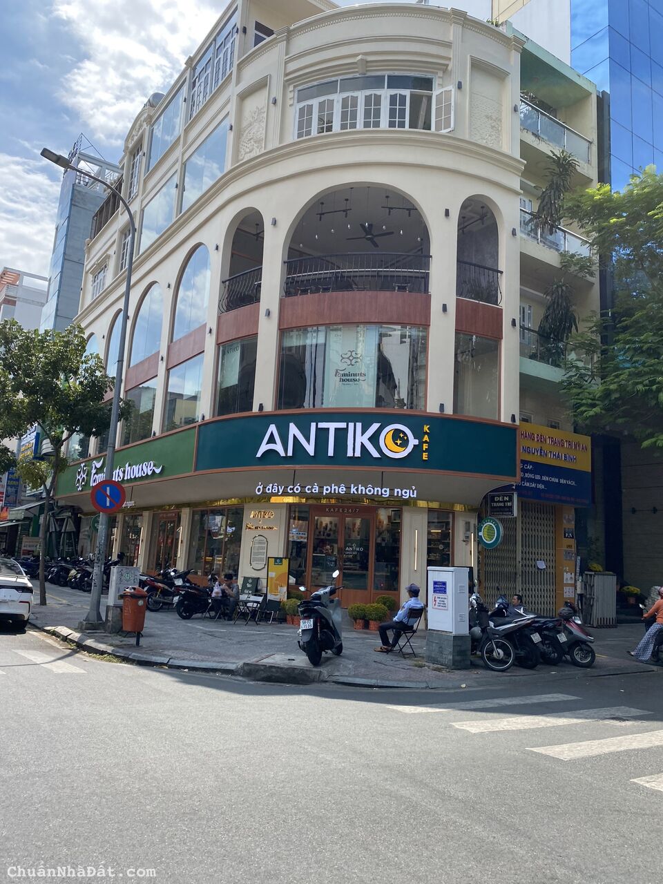 CẦN BÁN GÓC 2MT NGUYỄN THÁI BÌNH QUẬN 1- HĐT 200TR/TH- DT 5X20M - 5 TẦNG- BÁN 50 TỶ