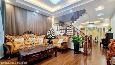 Bán Biệt Thự Sân Vườn Hai Bà Trưng Hà Nội 150m2 4 tầng