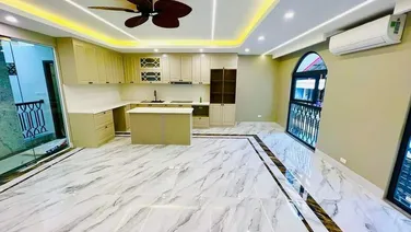 BÁN NHÀ NGUYỄN CHÍ THANH, TRUNG TÂM ĐỐNG ĐA - 8 TẦNG THANG MÁY MỚI TINH