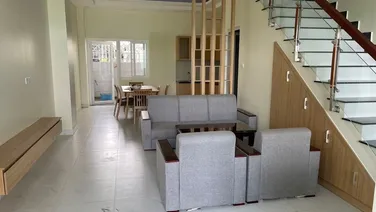 Nhà sẵn có thể nhận ở ngay, thích hợp ở, làm văn phòng công ty,...