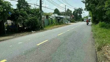 Xưởng 1700 m2,28x65m , Mặt Tiền Đường Kênh A, Xe Container