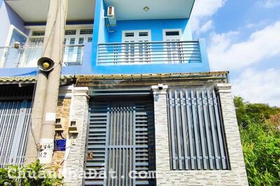 Nhà phố 52m2, 3 tầng, 2 phòng ngủ, gần đường Nguyễn Duy Trinh, Quận 9