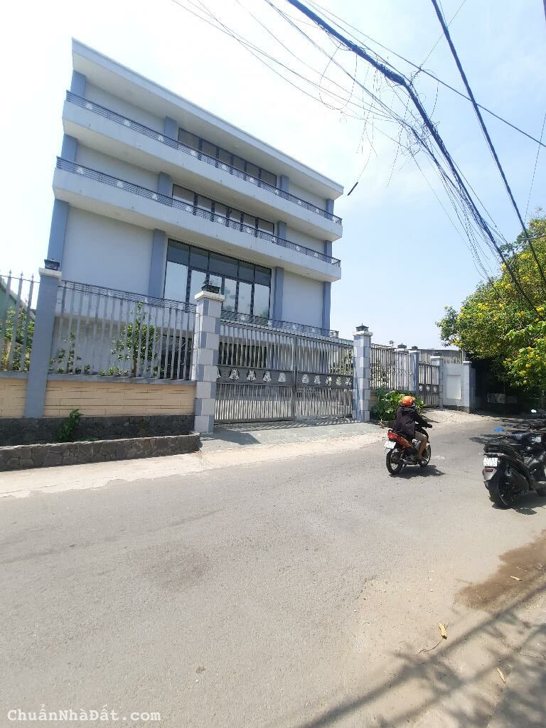 CẦN BÁN GẤP LÔ ĐẤT, HẺM XE TẢI VI VU, GẦN KDC HỒNG LONG, 11,5m x 20m, CHỈ 13 TỶ.