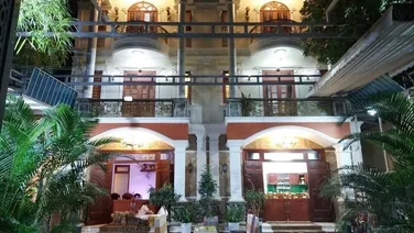 BIỆT THỰ SÂN VƯỜN, HẺM XE TẢI TRÁNH NHAU, GẦN QL13, NGANG GẦN 10m, DT 476m2, CHỈ 25 TỶ.