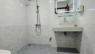 Bán nhà phố Tư Đình, Long Biên, 42m2, Ôto đỗ cửa, Ngõ thông, Lô Góc, nhỉnh 5 tỷ