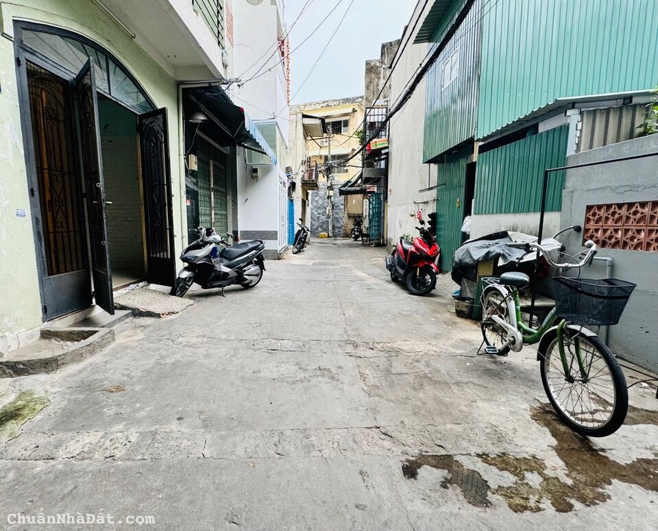 HẺM XE HƠI HOÀNG HOA THÁM, BÌNH THẠNH, CHUẨN BỀ NGANG 4.2M TIỆN CẢI TẠO MỚI. GIẢM 650TR CHỈ 4T.