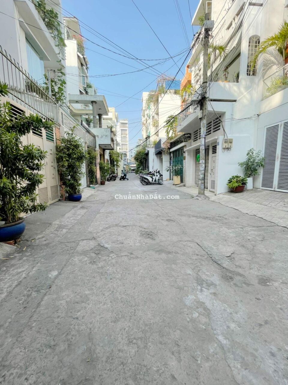 GIÁ RẺ, HẺM XE HƠI SÁT NHÀ, THÍCH QUẢNG ĐỨC, PHÚ NHUẬN. 50M2 ĐẸP Ở NGAY, CHỈ 8T