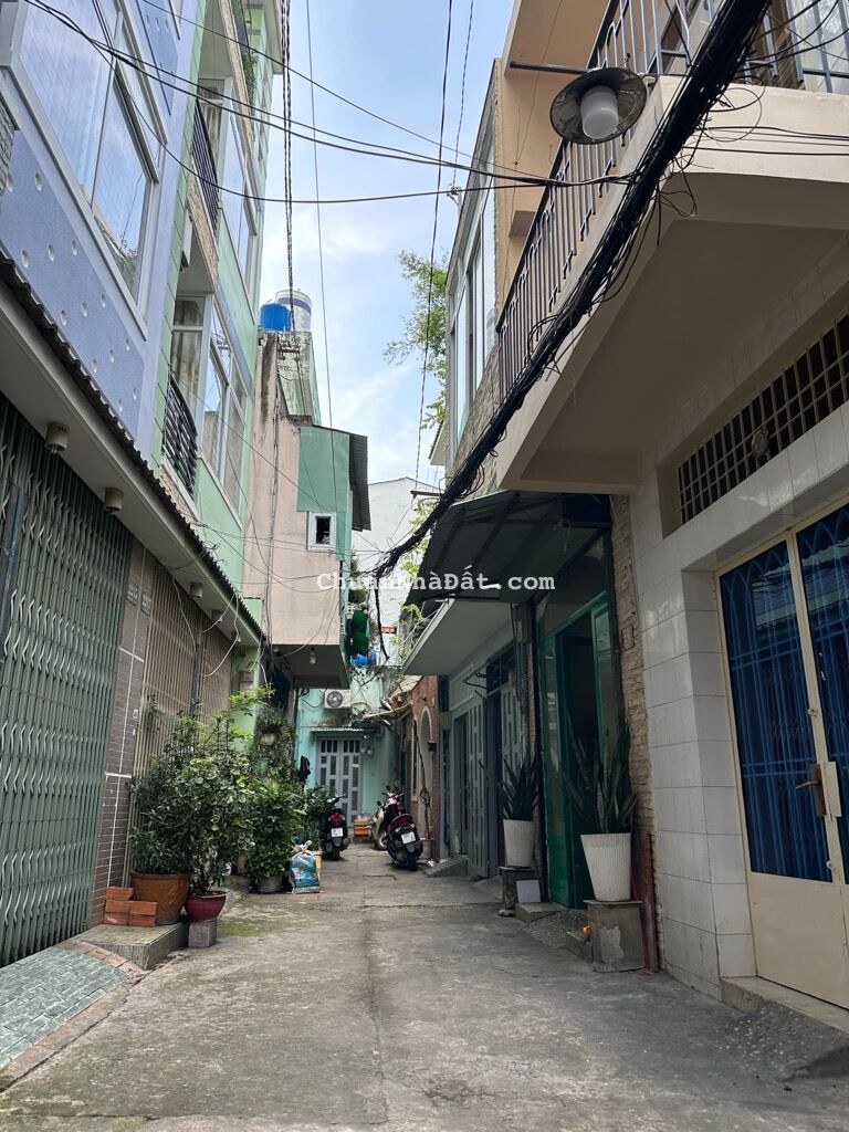 HẺM XE HƠI CẦM BÁ THƯỚC, PHÚ NHUẬN, 5.1M BỀ NGANG. MỚI CÓ KC Ở NGAY. GIẢM 350TR CHỈ CÒN 4T TL 