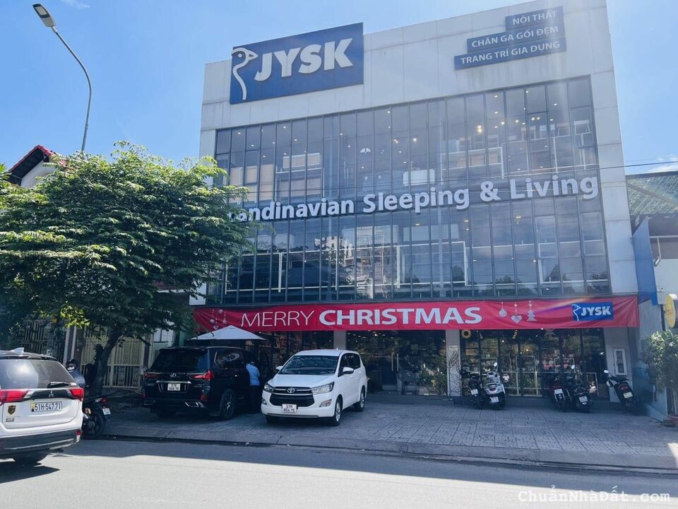 Giá 350tr/m² - Mặt tiền ngay Trần Hưng Đạo, Quận 1