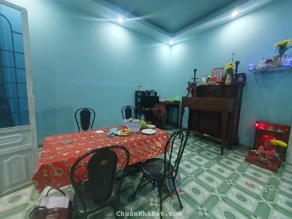 Bán đất thổ cư 300m2, Mặt tiền gần đường Hoàng Hữu Nam, ngang 14m giá chỉ 11 tỷ