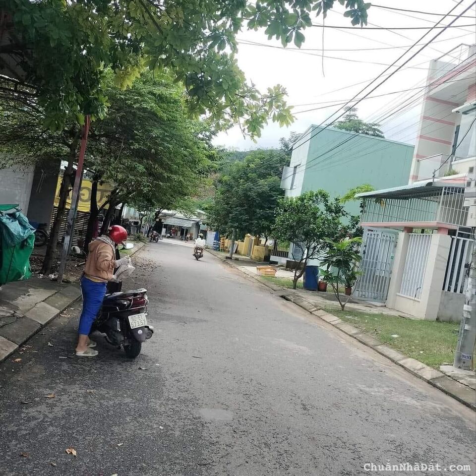 cần bán lô góc 185m2 khu tái định cư đà sơn.sau lưng trường đại học duy tân