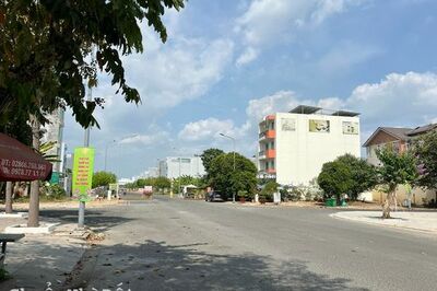 Bán đất địa chỉ : mặt tiền đường III khu dân cư Khang Điền PLB