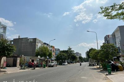 Bán đất địa chỉ : mặt tiền đường III khu dân cư Khang Điền PLB