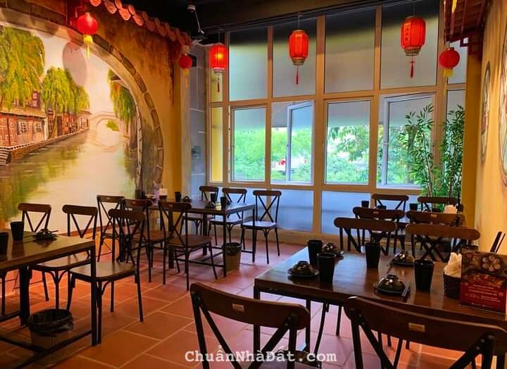 Cho thuê nhà mặt phố Nguyễn Phong Sắc Cầu Giấy vỉa hè rộng 60m*5T