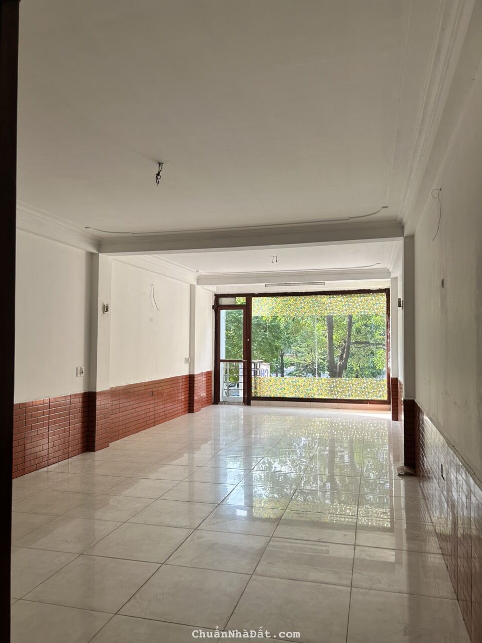 Cho thuê nhà mặt đường đôi Tân Mai, Hoàng Mai 80M x 6T, BÁN HẦM, THANG MÁY, vỉa hè