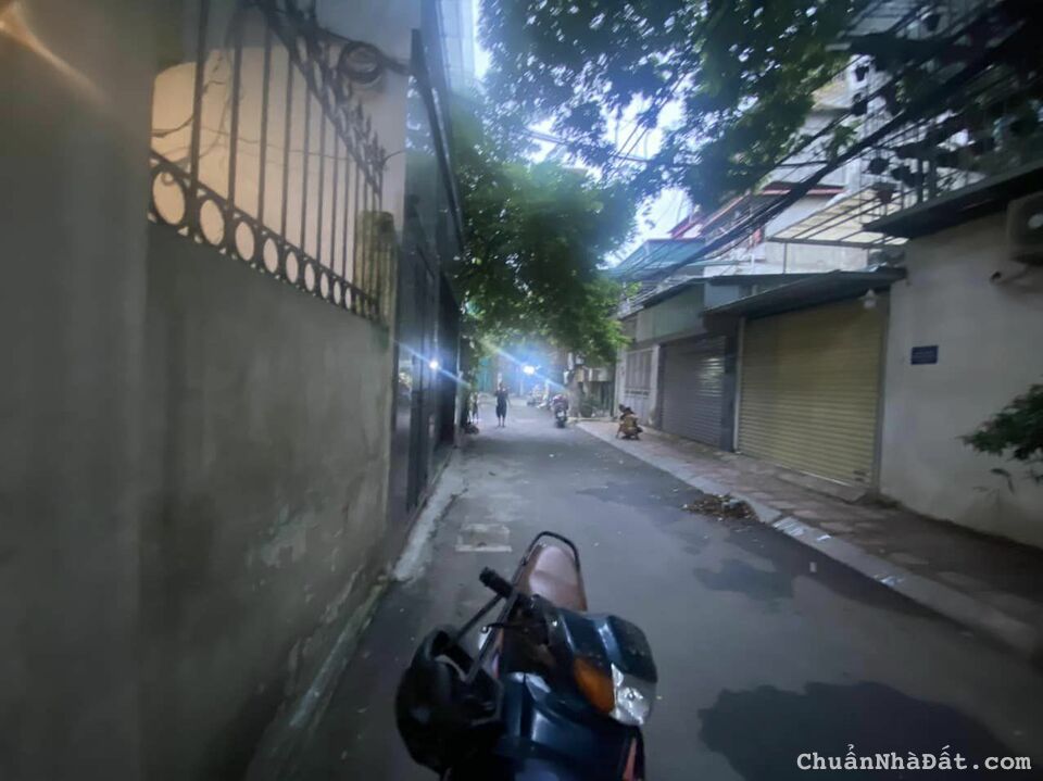 Cho thuê nhà Ngõ 194 Giải Phóng, Thanh Xuân 64m x 3.5T giá 16tr, PL, ô tô