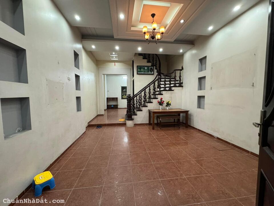 Cho thuê nhà mặt phố nguyễn viết xuân thanh xuân 70m x 5t, mt 5m giá 23tr