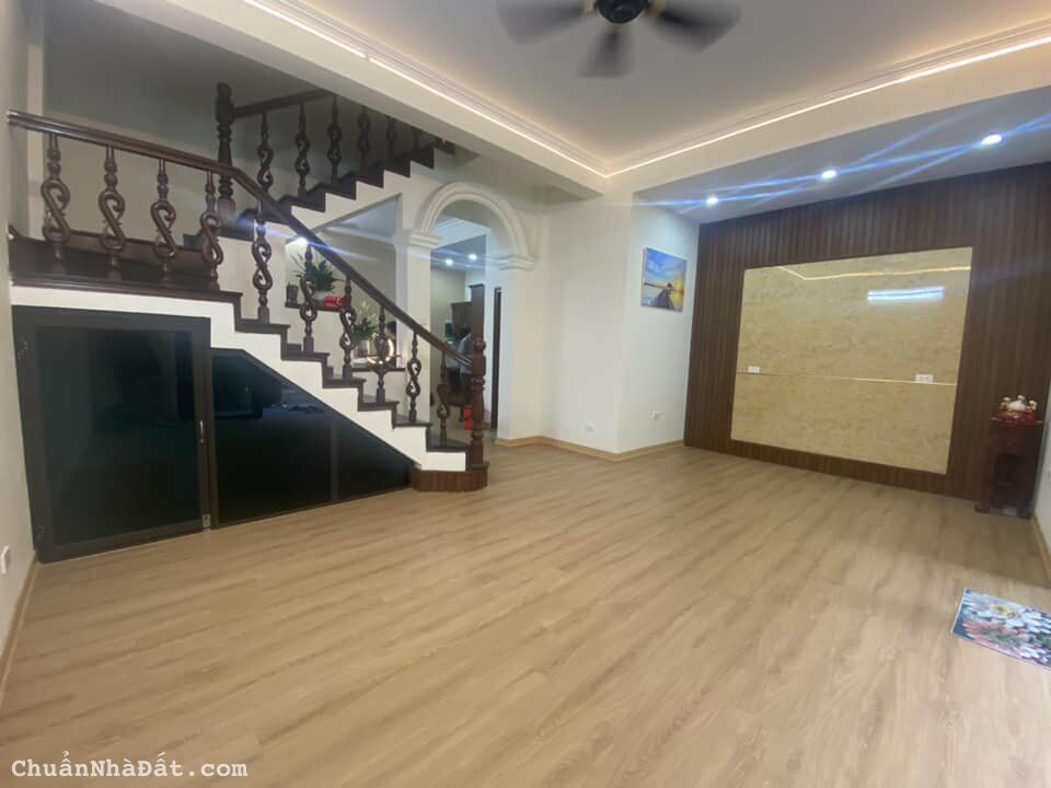 Cho thuê nhà ở Nguyễn Ngọc Doãn, Đống Đa 65m x 2T, MT 6.5m giá 16.5 triệu