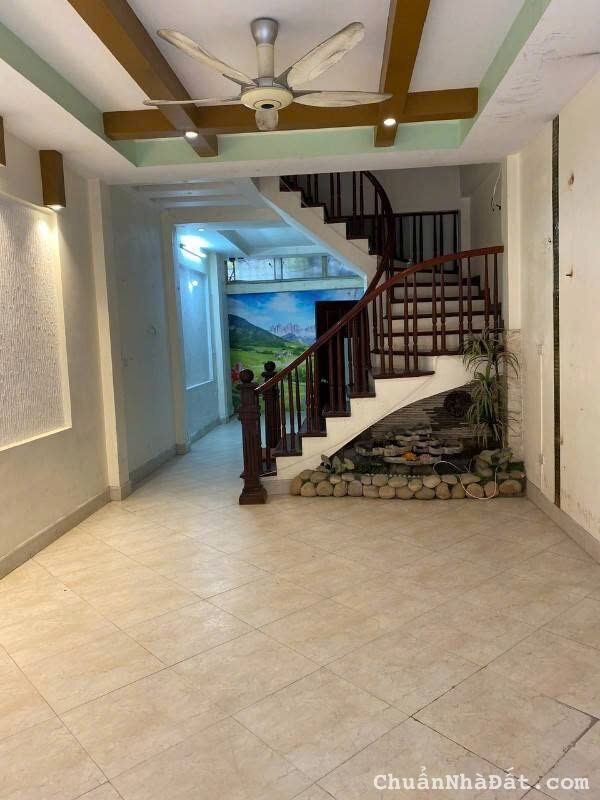 Cho thuê nhà ngõ ô tô Thái Hà, Đống Đa 50m x 5T - 7 phòng giá 24tr, kinh doanh đa dạng