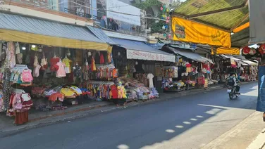 Bán nhà Mặt Tiền Kinh doanh trong chợ Khiết Tâm , Bình Chiểu , Thủ Đức , 4 x 28 , 4 tầng , Hàng Vip