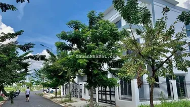 Bán lô biệt thự góc 3 mặt tiền đường 33m rộng 195,5m vuông vức chỉ 35tr/m