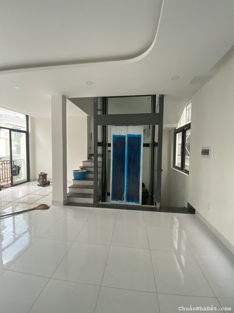 Cho thuê nhà phố 84m2 hoàn thiện có thang máy 22 triệu/ tháng tại Vinhomes Quận 9