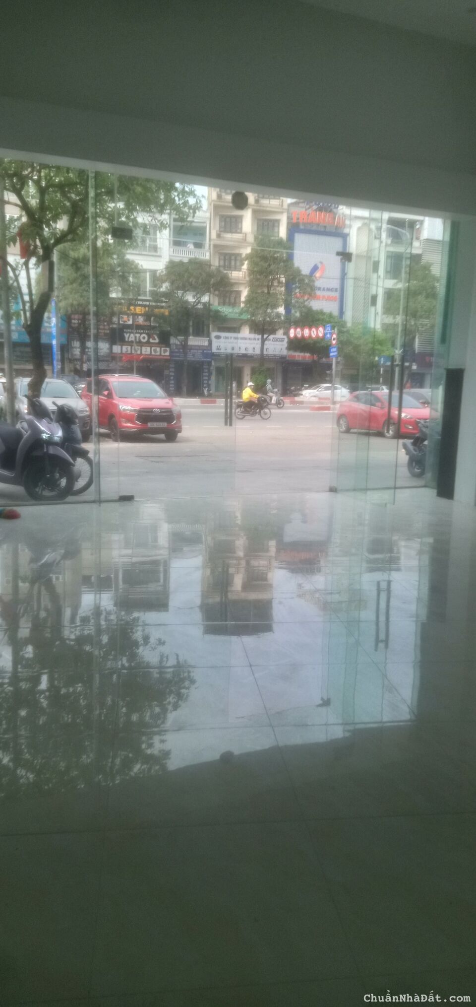 Cho thuê nhà mặt phố số 287 phố Trần Khát Chân, quận Hai Bà Trưng. 