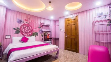 Khách sạn khu trung sơn.
Dt 188m2(13x18). 49 tỷ.
+ Lô góc 2 mặt thoáng, cách cầu HimLam 100m.