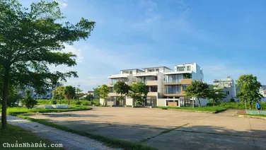 Mình cần bán căn nhà 3 tầng 3 mặt tiền 10m5 Phạm Huy Thông ( VỊ TRÍ SÁT LÊ VĂN DUYỆT ) ⭐⭐⭐⭐⭐