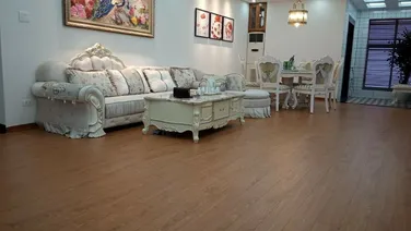 Bán căn hộ E3 Vũ Phạm Hàm 95m2 3PN 2WC nhà đẹp đủ đồ về ở luôn giá 6.* tỷ LH 0356593622