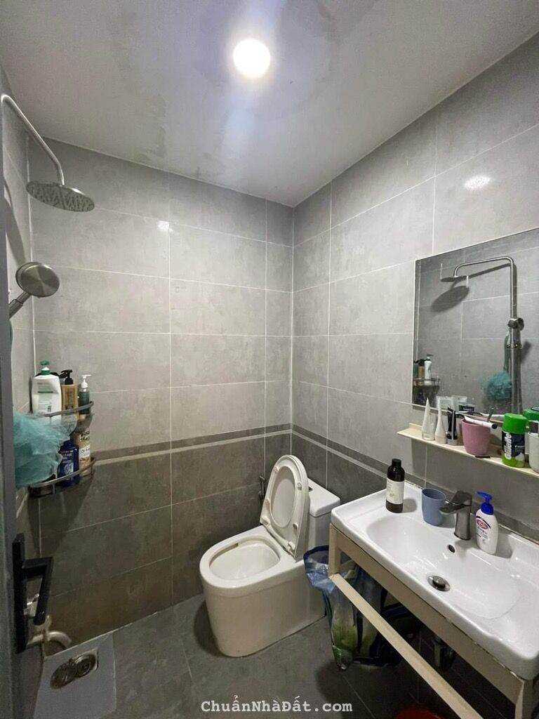 BÌNH THẠNH GIÁP QUẬN 1- CĂN HỘ DỊCH VỤ 45M2- HẺM OTO- 4 TẦNG- 8PN- DT 30TR/THÁNG- NHỈNH 7 TỶ TL