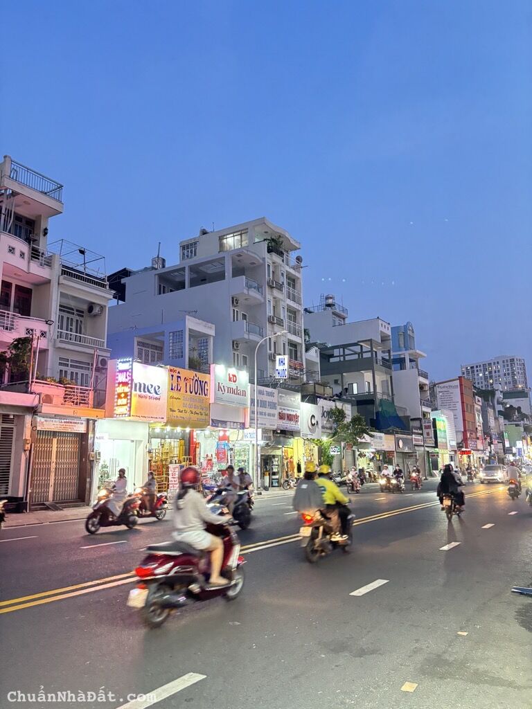   MT Kinh doanh đa ngành, DT 88m2, xây dựng 4 tầng, giá chỉ 24,9 tỷ.