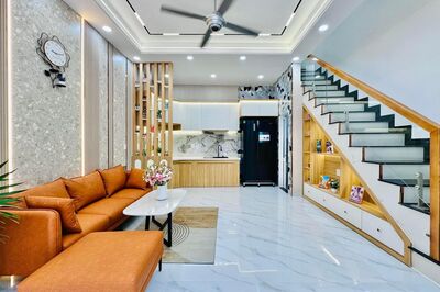 Sang Mỹ định cư! Bán nhà 62m2 đường Hồng Bàng,Q11 giá 3tỷ150.Gần Cầu vượt Cây Gõ.Hẻm 7m. Sổ riêng.