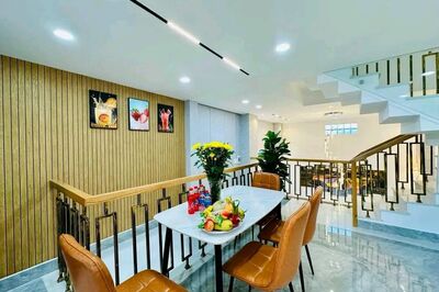 NGỘP! Bán nhà 40m2 Nguyễn Thanh Tuyền,Tân Bình giá 2tỷ250. Gần Vòng Xoay Lê Văn Sỹ. Sổ hồng riêng