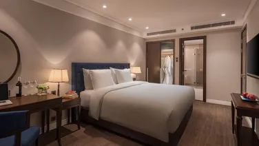 Cắt lỗ 1,5 tỷ căn hoa hậu biển 2PN Altara Suite 100m2 view Mỹ Khê full nội thất Luxury, sổ lâu dài