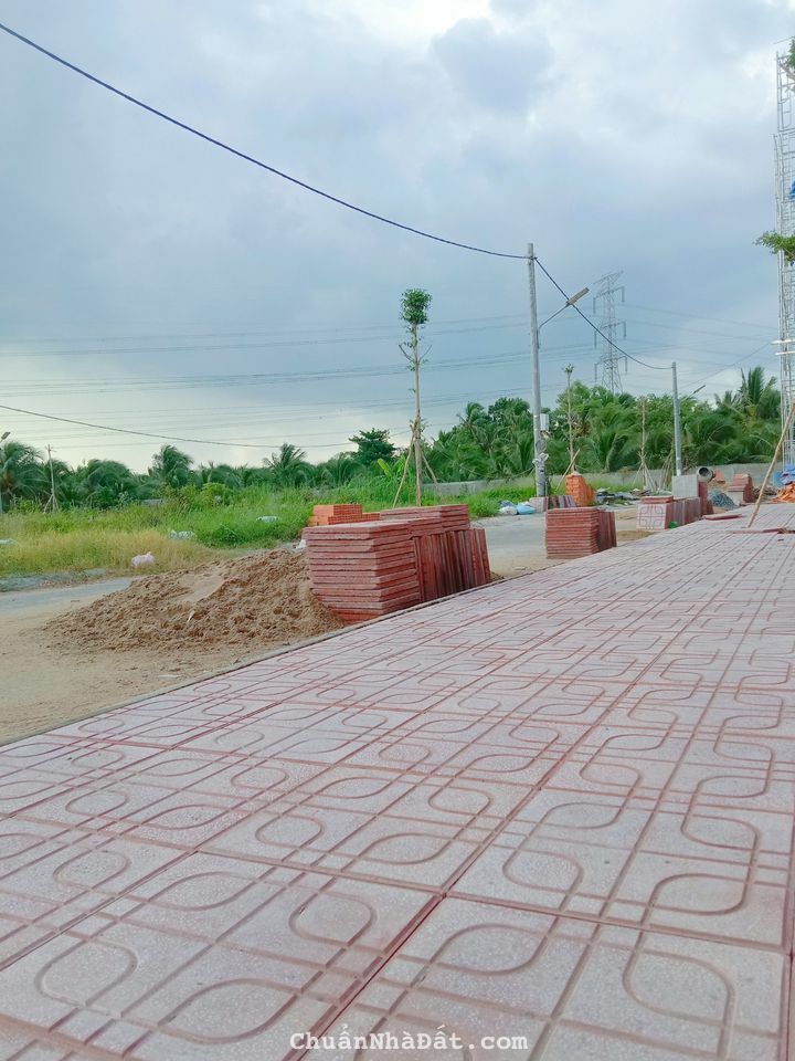 Đất thổ cư thuận tiện kinh doanh mua bán tại mặt tiền QL1A