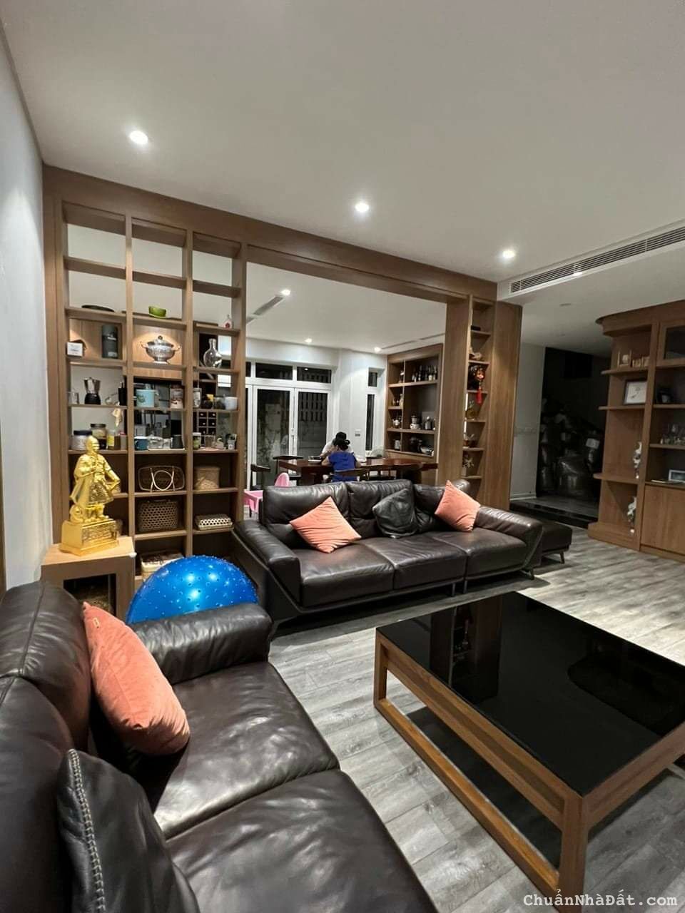 Bán biệt thự Geleximco, Lê Trọng Tấn,  Hà Đông 300m2 x 4T, MT 15m giá 55 tỷ.