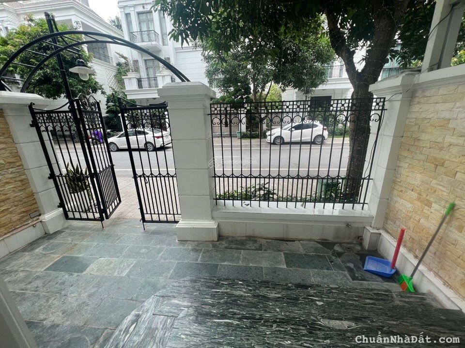 Cho thuê căn liền kề 90m2 full đồ nội thất mới hiện đại Vinhomes The Harmony