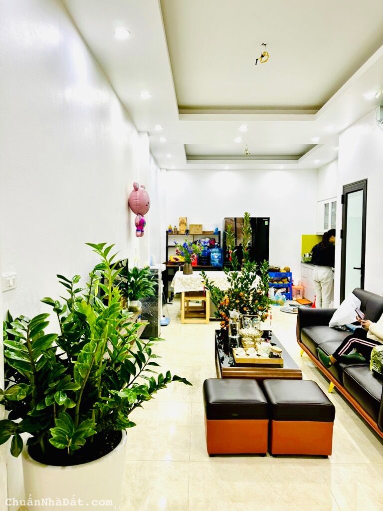 Bán nhà Vĩnh Hưng ô tô đỗ cửa 42m*3T giá 3.5 tỷ