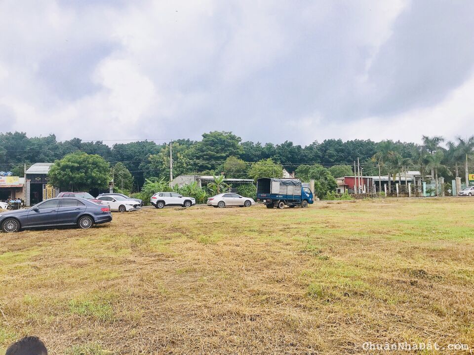 KẸT TIỀN THANH LÝ GẤP NỀN ĐẤT SIÊU ĐẸP NGAY TRUNG TÂM THÀNH PHỐ ĐỒNG XOÀI.