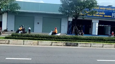 Bán đất tặng kho MT đường Võ Chí Công, Hòa Xuân, Cẩm Lệ, Đà Nẵng. Mt 15m, dt 277.5m2. Giá 20 tỷ