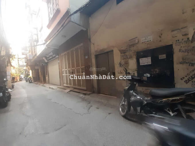 Bán nhà riêng ngõ 72 Tôn Thất Tùng, 40m2, 4 tầng, giá chỉ 5 Tỷ