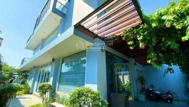 Cần bán biệt thự Khu Thủ Đức Garden Homes Thủ Đức, DT: 11x30m, 3 lầu, giá: 32 tỷ thương lượng