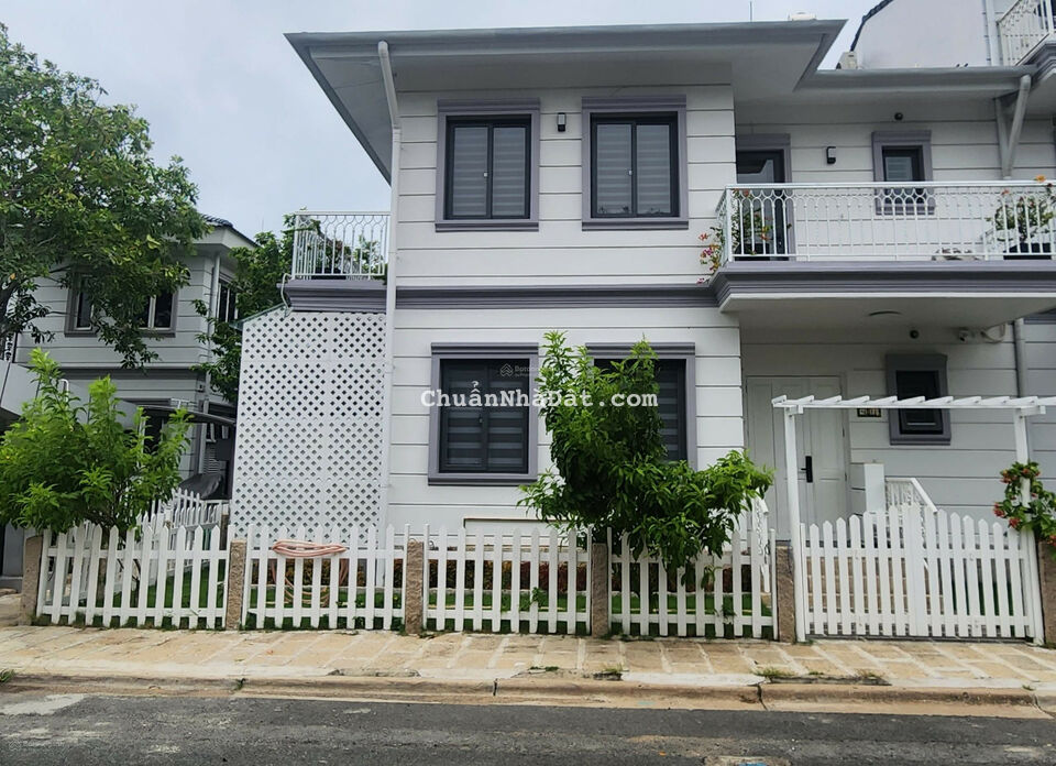 Bán biệt thự đơn lập Dự án Victoria Village Quận 2, DT: 15x18m, 3 lầu + ST, giá: 80 tỷ TL