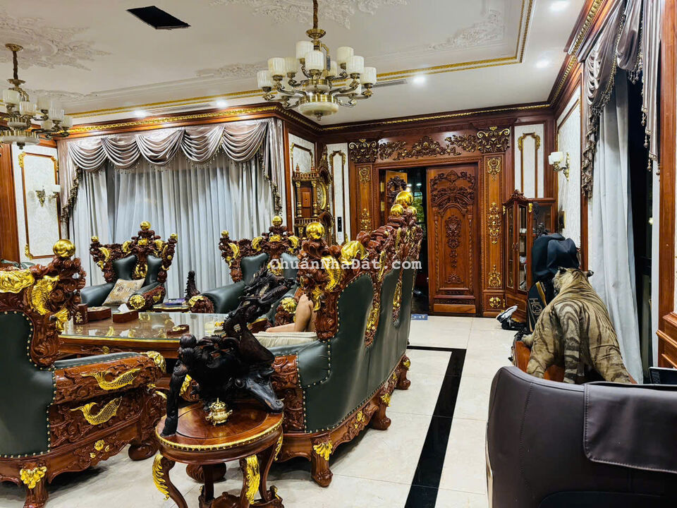 Bán biệt thự Full nội thất Dự án Trong khu compound The Manhattan, DT: 10x30m, giá: 30 tỷ